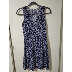 Old Navy Sleeveless Waist-Defined V-Neck Dress